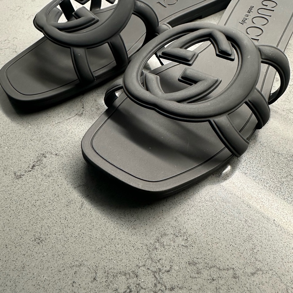 Gucci Palma GG Black Rubber Slide Sandals – Women’s 9 - Picture 4 of 5